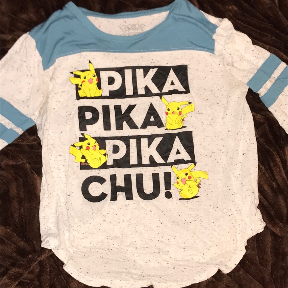 Pikachu pokémon shirt